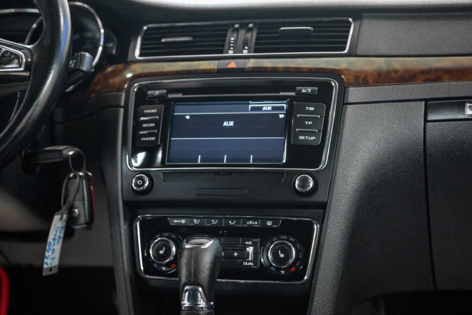 Skoda Superb, 1.8 л, Робот, 2013 фото 15