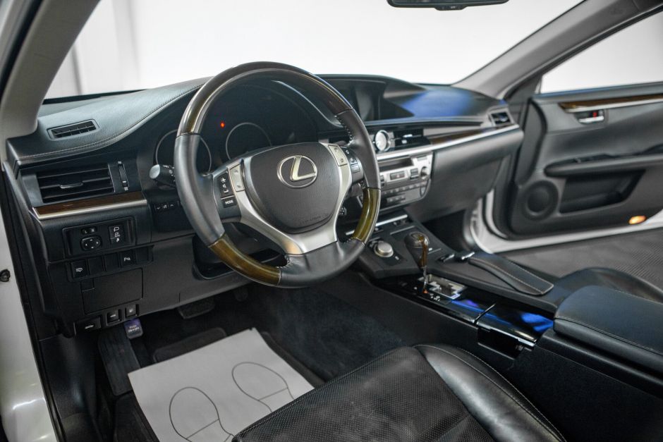 Lexus ES, 2.5 л, АТ, 2014 фото 9