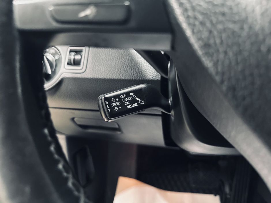 Volkswagen Passat, 1.8 л, Робот, 2010 фото 11