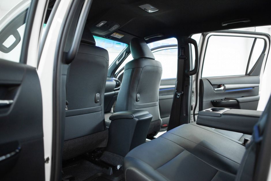 Toyota Hilux, 2.4 л, МТ, 2022 фото 9