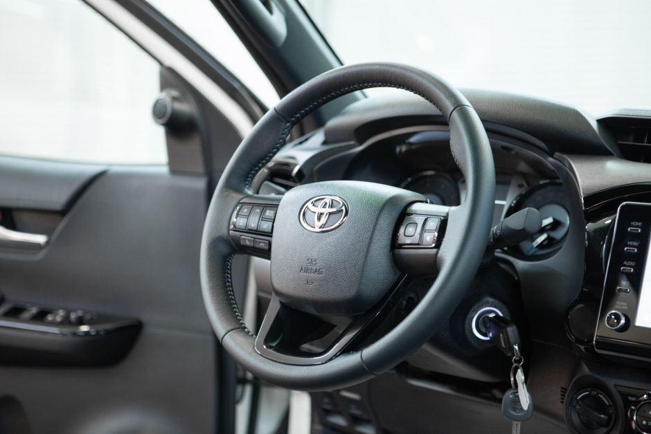 Toyota Hilux, 2.4 л, МТ, 2022 фото 10