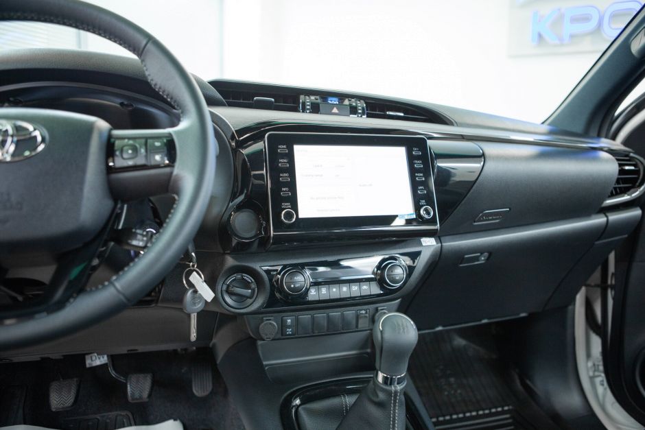 Toyota Hilux, 2.4 л, МТ, 2022 фото 13