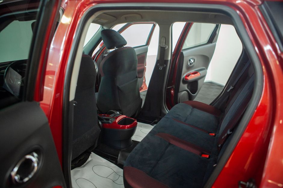 Nissan Juke, 1.6 л, Вариатор, 2012 фото 8