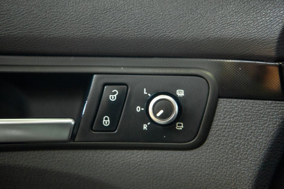 Volkswagen Touran, 1.4 л, Робот, 2011 фото 10