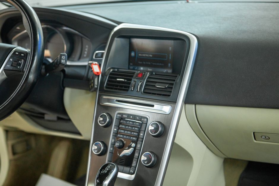 Volvo XC60, 2.4 л, АТ, 2013 фото 16