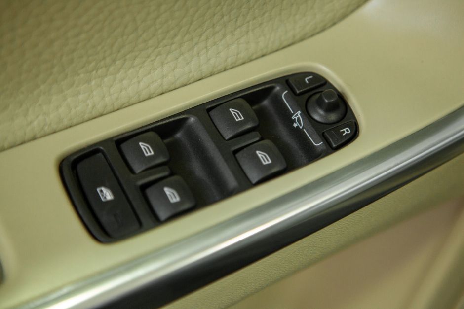 Volvo XC60, 2.4 л, АТ, 2013 фото 2