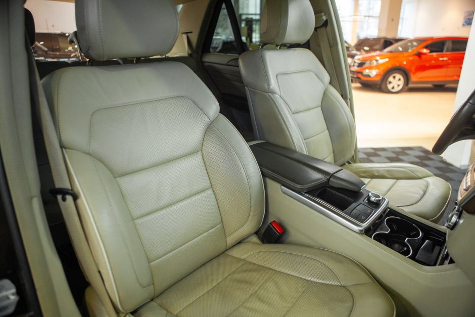 Mercedes-Benz M-класс, 3.0 л, АТ, 2013 фото 17