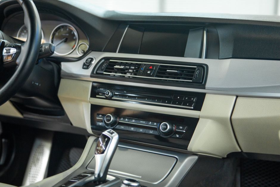 BMW 5 серия, 2.0 л, АТ, 2013 фото 13