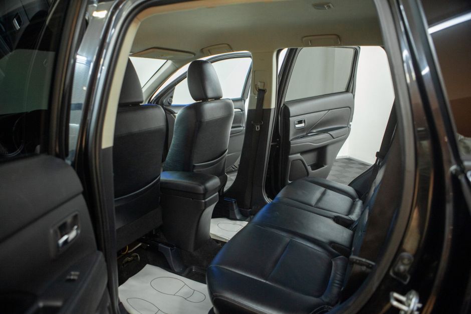 Mitsubishi Outlander, 2.4 л, Вариатор, 2014 фото 8