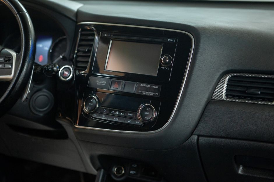 Mitsubishi Outlander, 2.4 л, Вариатор, 2014 фото 13