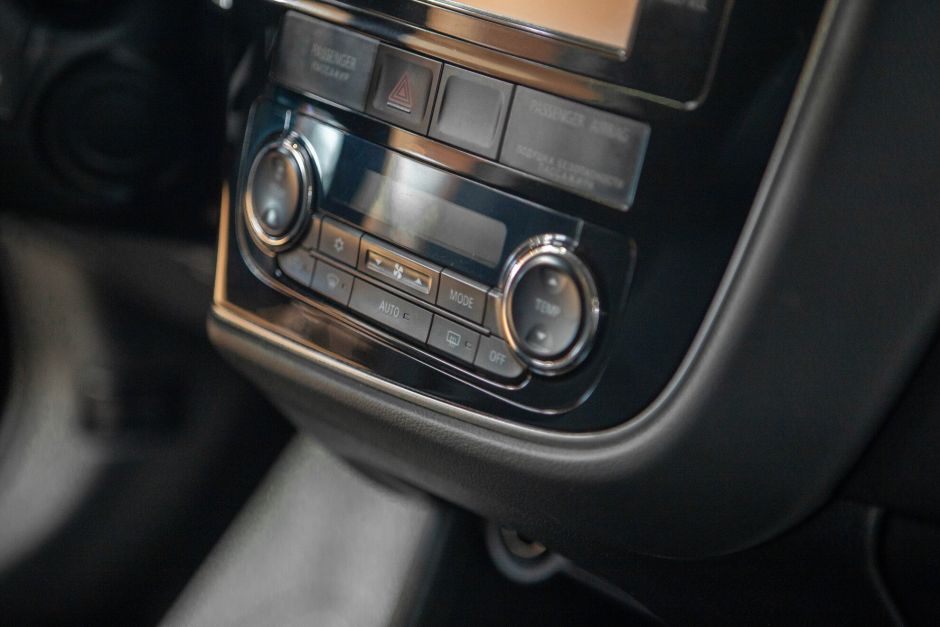 Mitsubishi Outlander, 2.4 л, Вариатор, 2014 фото 15