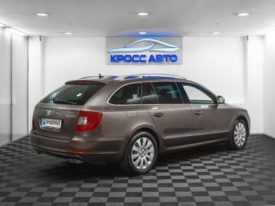 Skoda Superb, 1.9 л, РКПП, 2010 фото 4