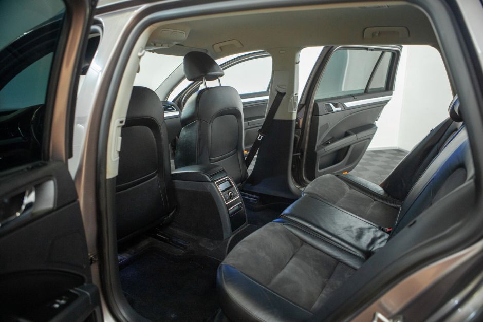 Skoda Superb, 1.9 л, Робот, 2010 фото 8