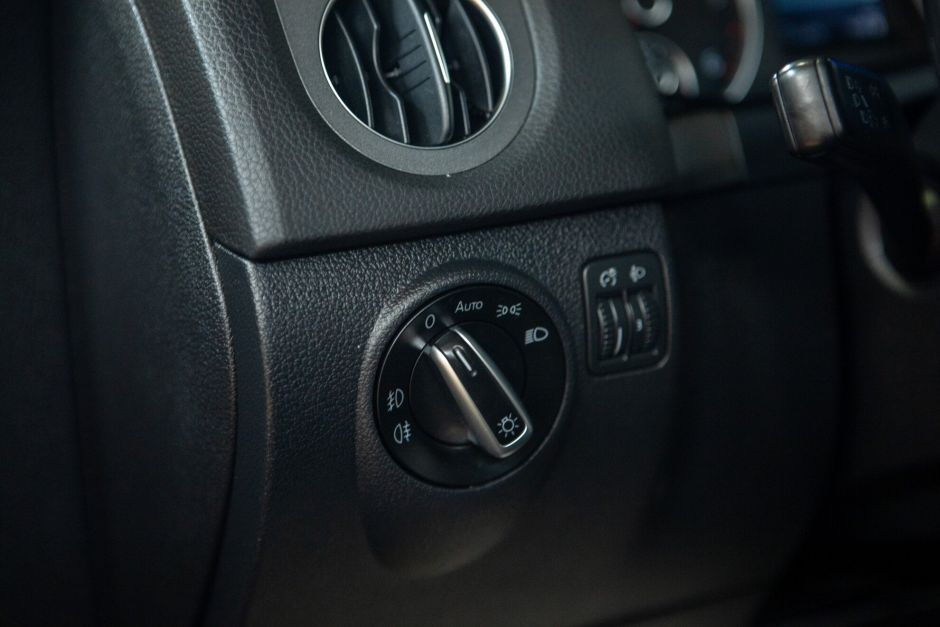 Volkswagen Tiguan, 2.0 л, АТ, 2012 фото 10