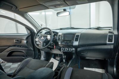 Mitsubishi Outlander, 2.0 л, CVT, 2011 фото 7