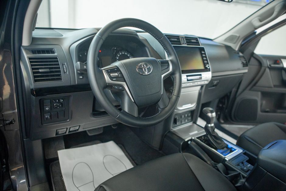 Toyota Land Cruiser Prado, 2.7 л, АТ, 2021 фото 10
