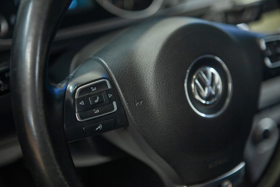 Volkswagen Passat, 1.8 л, Робот, 2014 фото 11