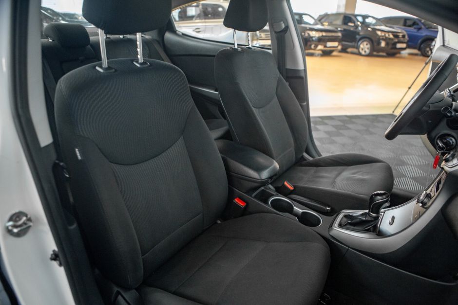 Hyundai Elantra, 1.8 л, АТ, 2014 фото 1