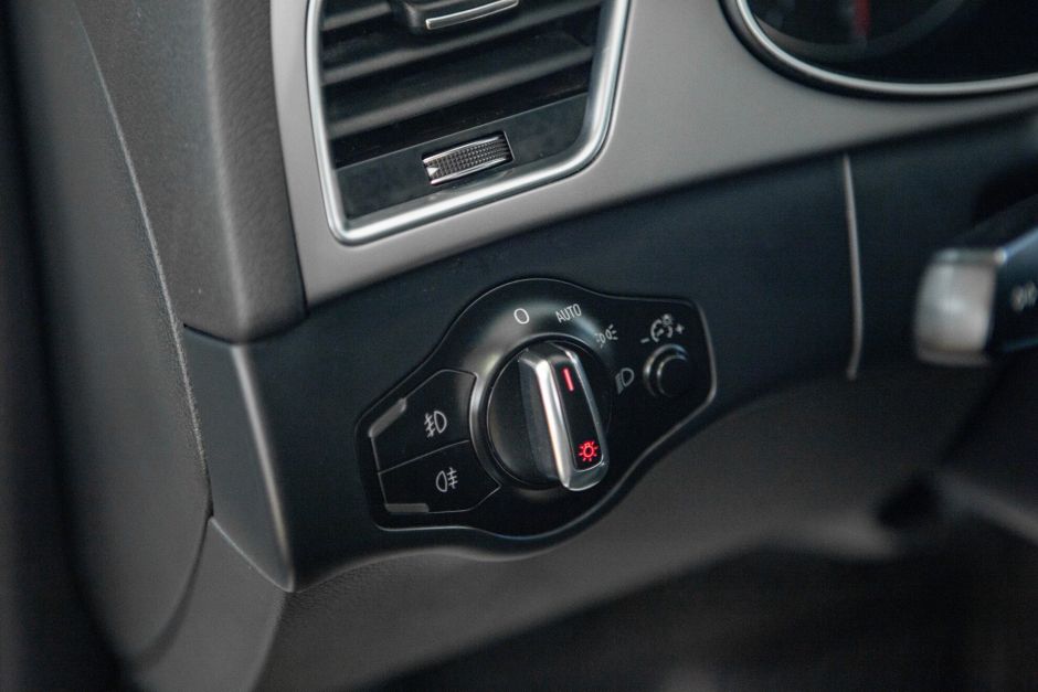 Audi A4, 1.8 л, Вариатор, 2012 фото 8