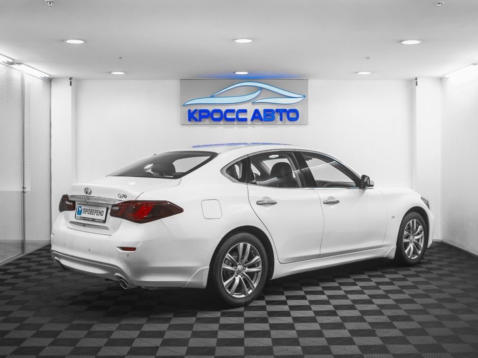 Infiniti Q70, 2.5 л, АТ, 2015 фото 4