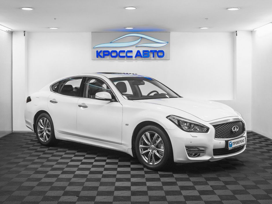 Infiniti Q70, 2.5 л, АТ, 2015 фото 5