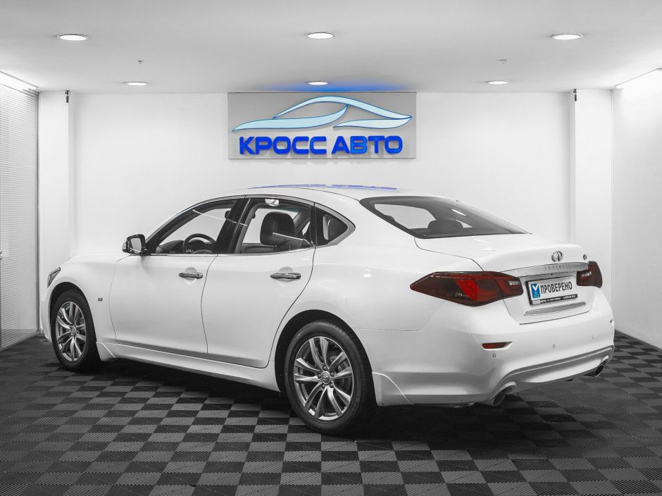Infiniti Q70, 2.5 л, АТ, 2015 фото 6