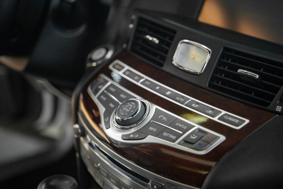 Infiniti Q70, 2.5 л, АТ, 2015 фото 15