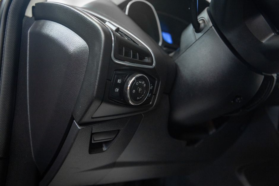 Ford Focus, 1.6 л, Робот, 2012 фото 16