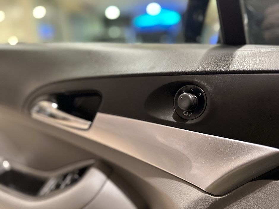 Chevrolet Orlando, 1.8 л, АТ, 2013 фото 2