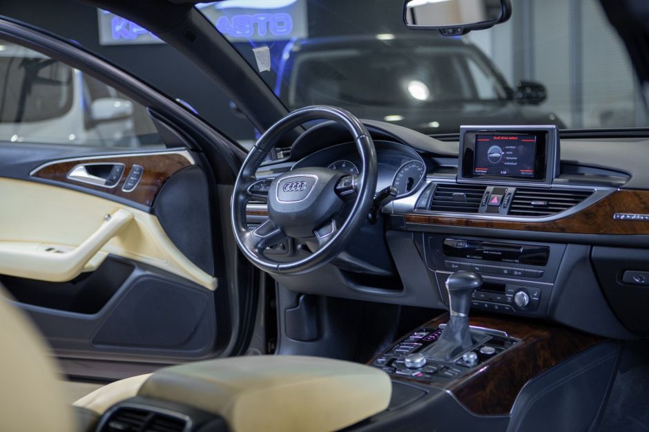 Audi A6, 2.8 л, Робот, 2014 фото 8