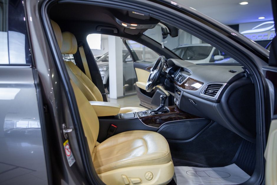 Audi A6, 2.8 л, Робот, 2014 фото 9
