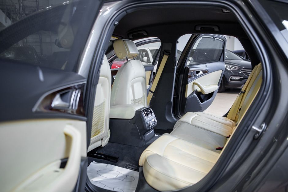 Audi A6, 2.8 л, Робот, 2014 фото 1