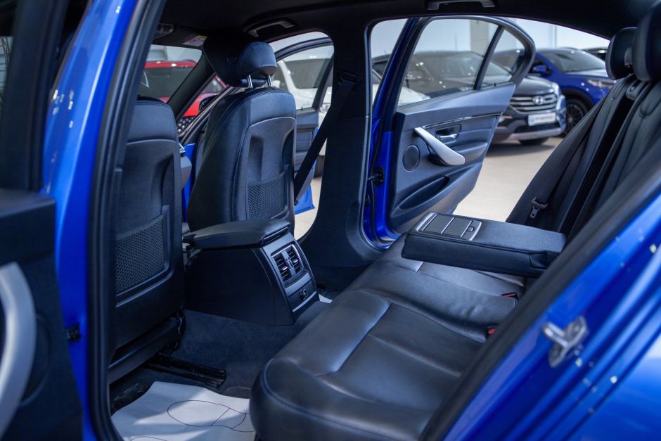 BMW 3 серия, 2.0 л, АТ, 2018 фото 1