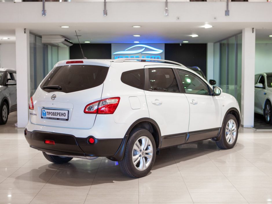 Nissan Qashqai+2, 2.0 л, Вариатор, 2011 фото 4