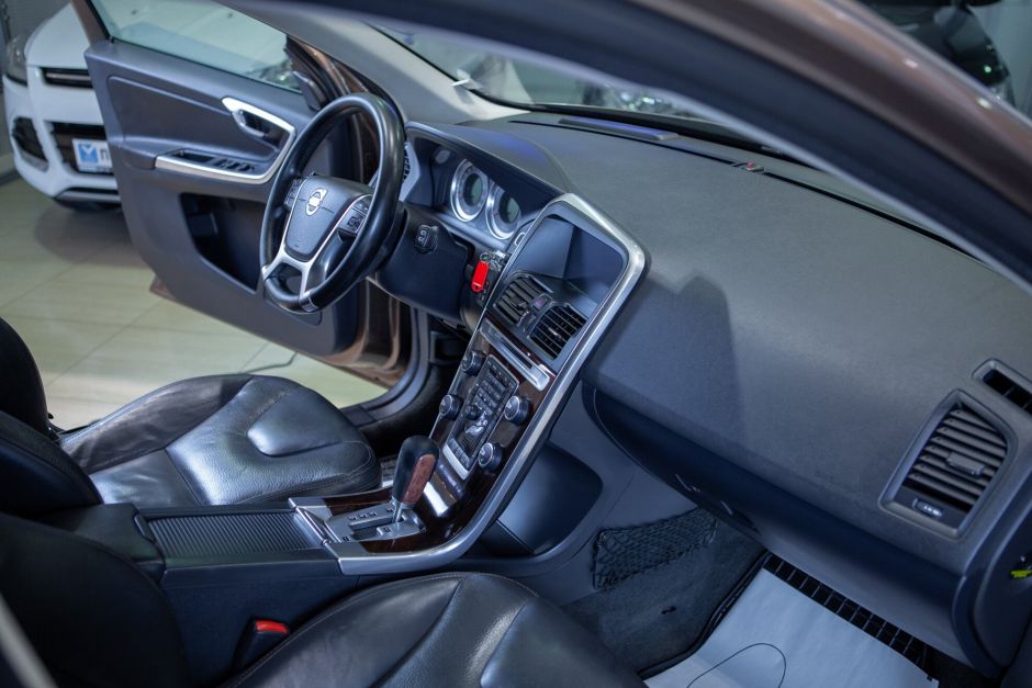 Volvo XC60, 2.4 л, АТ, 2012 фото 11