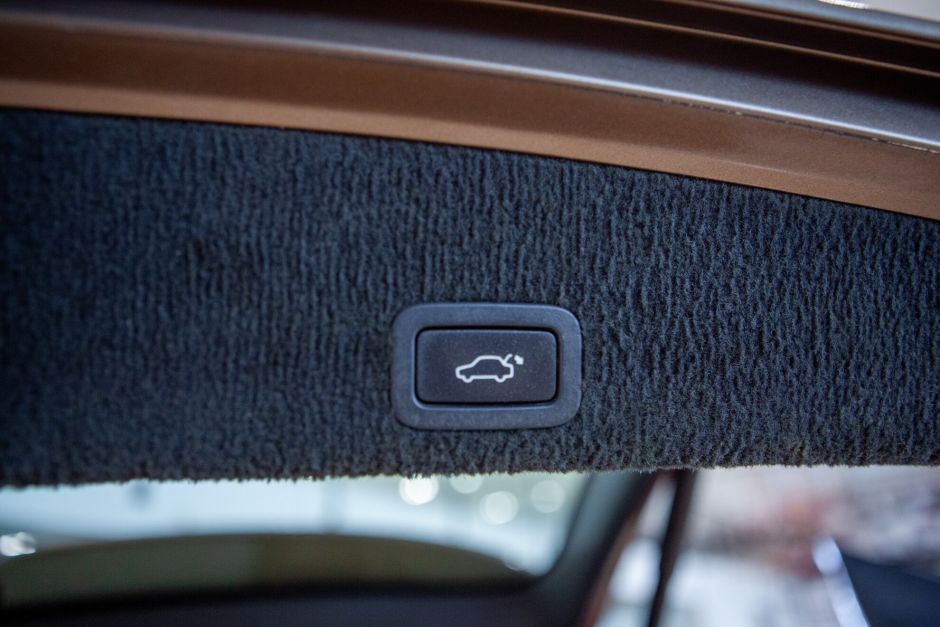 Volvo XC60, 2.4 л, АТ, 2012 фото 1