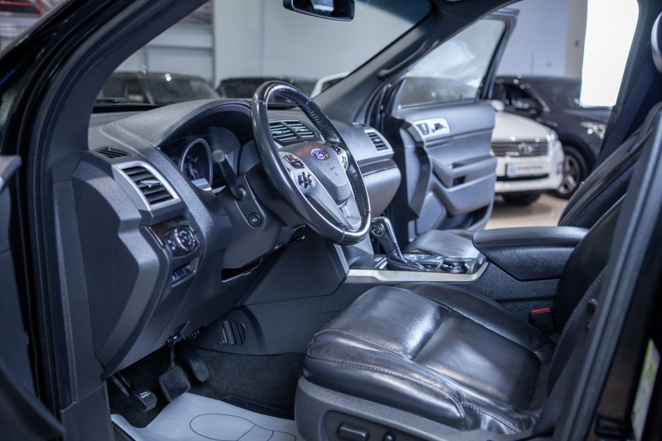 Ford Explorer, 3.5 л, АТ, 2012 фото 13