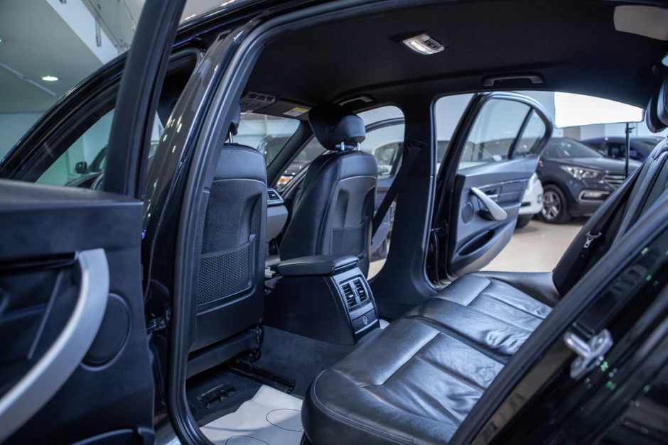 BMW 3 серия, 2.0 л, АТ, 2018 фото 8