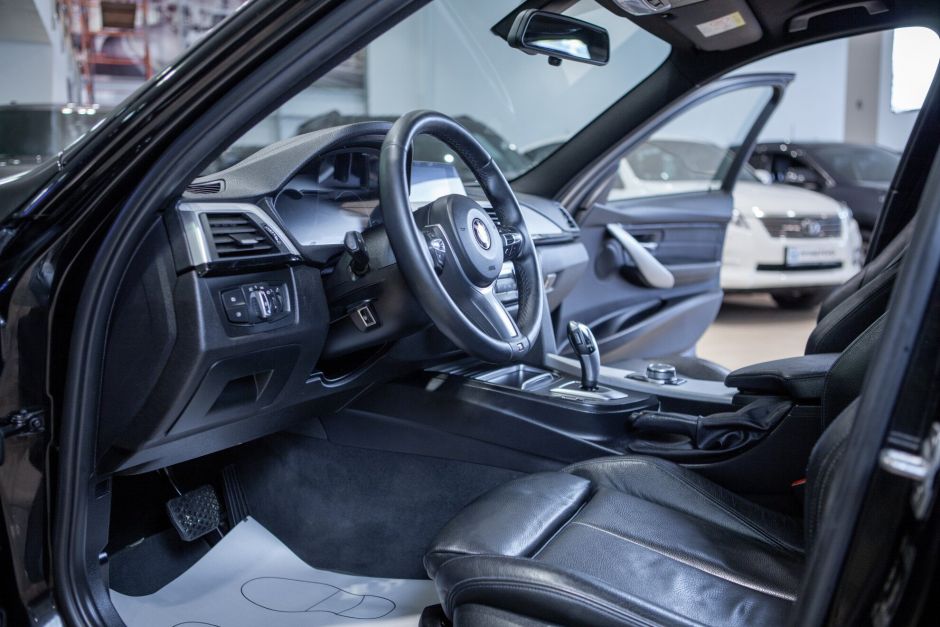 BMW 3 серия, 2.0 л, АТ, 2018 фото 9