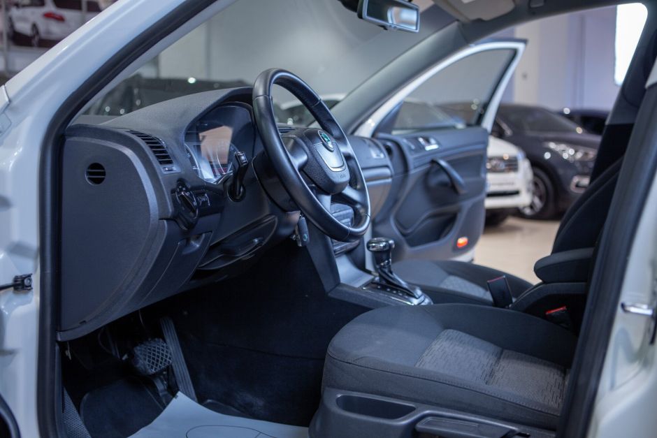 Skoda Octavia, 1.8 л, АТ, 2013 фото 9