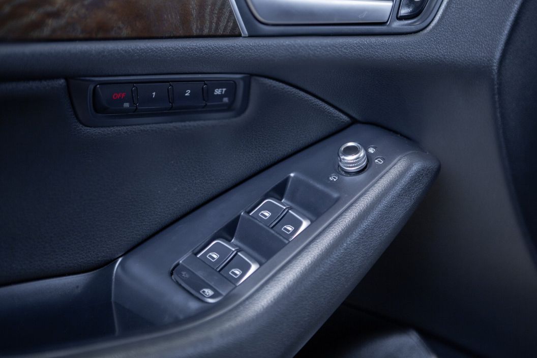 Audi Q5, 2.0 л, АТ, 2012 фото 1