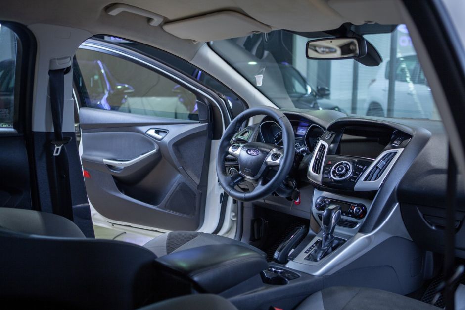 Ford Focus, 1.6 л, Робот, 2013 фото 7