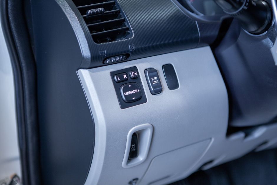 Mitsubishi Pajero Sport, 2.5 л, АТ, 2013 фото 10