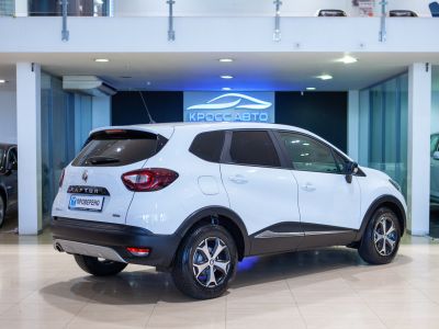 Renault Kaptur, 2.0 л, МКПП, 2020 фото 4