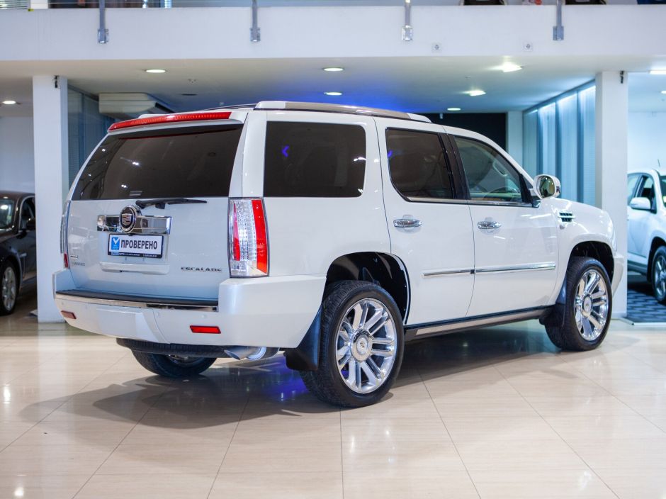 Cadillac Escalade, 6.2 л, АТ, 2011 фото 4