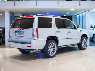 Cadillac Escalade, 6.2 л, АКПП, 2011 фото 4