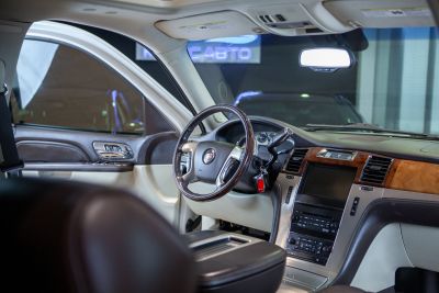 Cadillac Escalade, 6.2 л, АКПП, 2011 фото 6