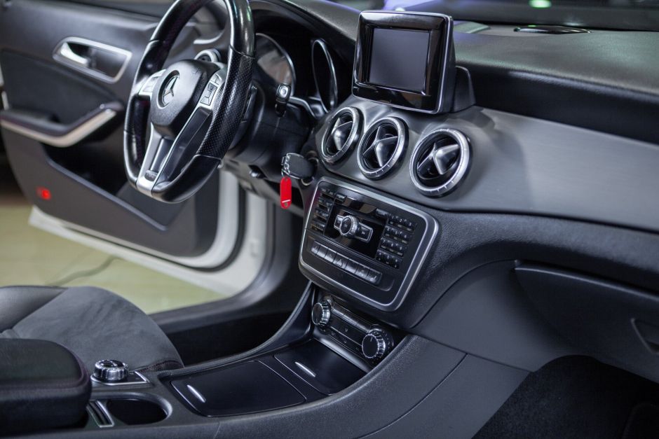Mercedes-Benz CLA-класс, 1.6 л, Робот, 2013 фото 11