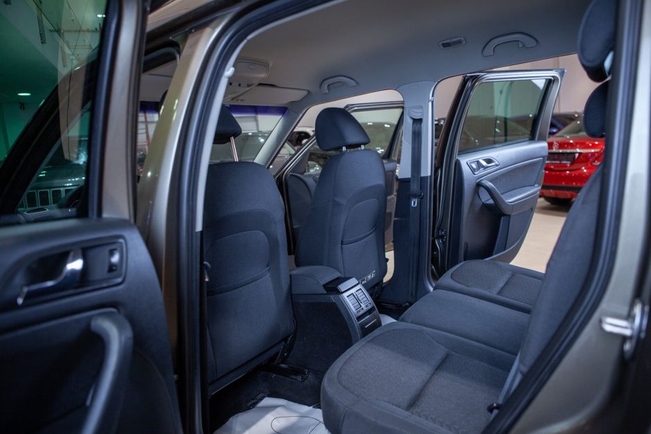 Skoda Yeti, 1.8 л, Робот, 2012 фото 8