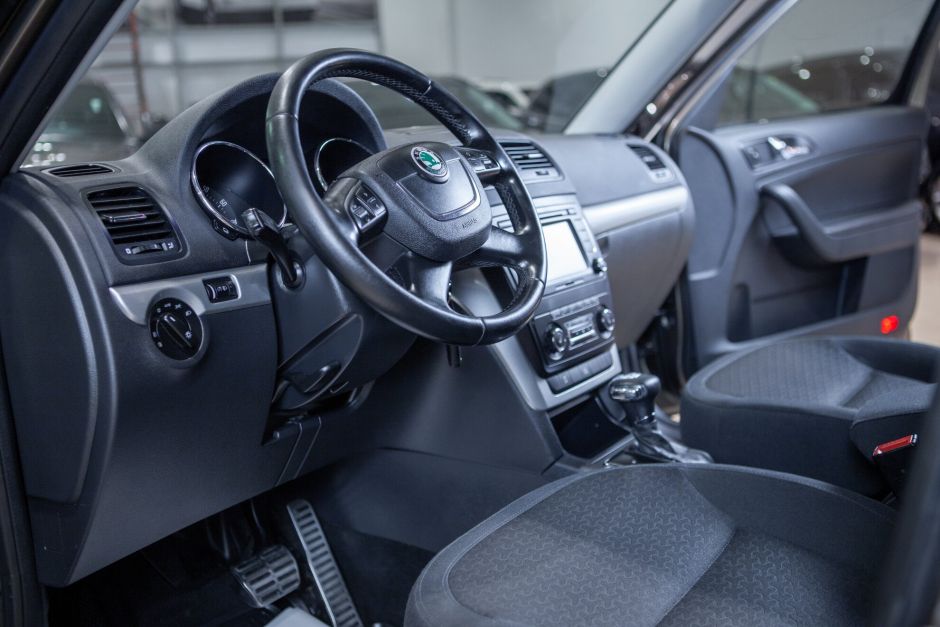 Skoda Yeti, 1.8 л, Робот, 2012 фото 9
